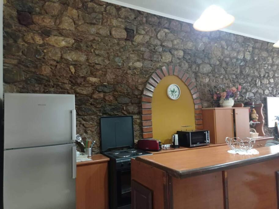 The -300 -A Centrally Located Heritage Home EEsparta Exterior foto