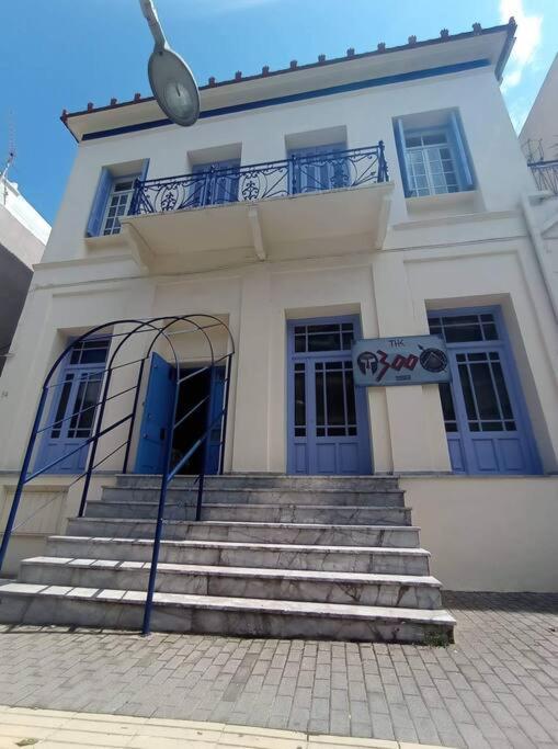 The -300 -A Centrally Located Heritage Home EEsparta Exterior foto