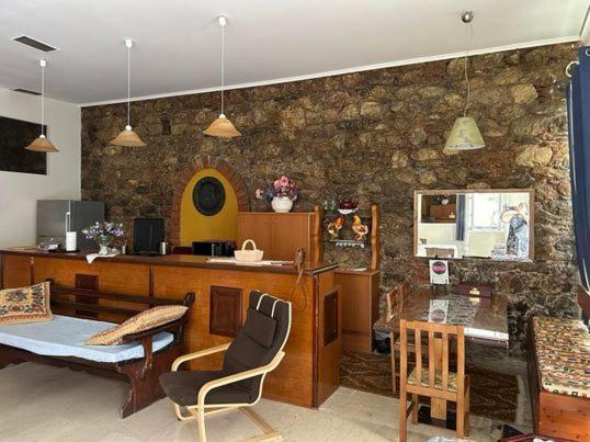 The -300 -A Centrally Located Heritage Home EEsparta Exterior foto