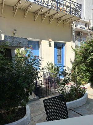 The -300 -A Centrally Located Heritage Home EEsparta Exterior foto